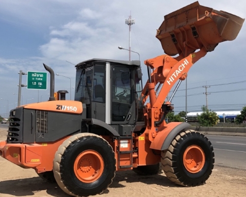 ขายรถตักล้อยาง HITACHI ZW150 (เทียบเท่า WA270-6) ปี 2013 นำเข้าเองจากญี่ปุ่น สวยพร้อมใช้ มีVDOการทำงานครับ