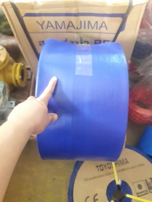 สายยาง สายส่งน้ำ สายส่งน้ำ PE ขนาด 6นิ้ว ความยาว 100เมตรเต็ม อย่างดี