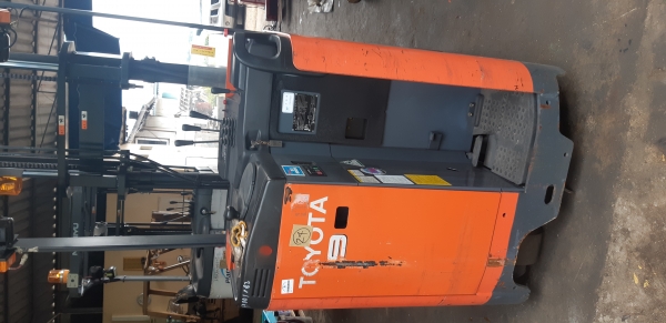 ขายรถยกโฟคคลิฟท์ไฟฟ้าขนาด900กิโล