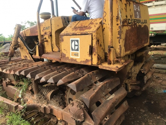 CAT D4E ตีนเป็ด ราคา 270000 CAT D4E ตีนเป็ด ราคา 270000