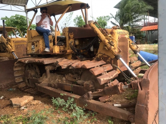 CAT D4E ตีนเป็ด ราคา 270000 CAT D4E ตีนเป็ด ราคา 270000