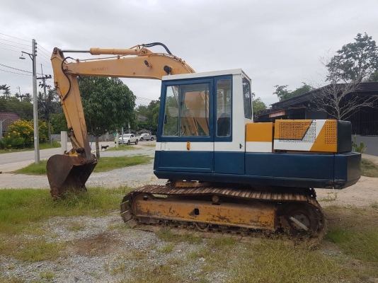 มี VDO ให้ชม.KOMATSU PC100-3 ราคา 300000