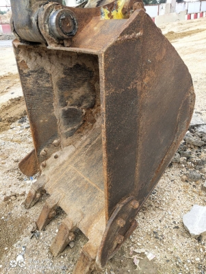 มี VDO ให้ชม.KOMATSU PC100-3 ราคา 300000