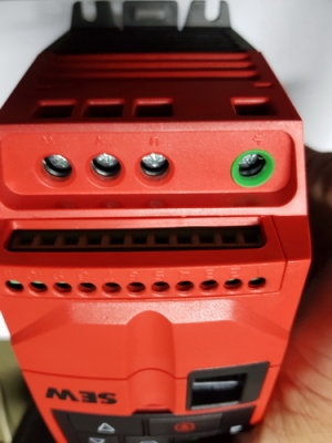 ขาย INVERTER ยี่ห้อ SEW 1 HP ใช้ไฟบ้าน 220 V มือสอง ขาย INVERTER ยี่ห้อ SEW 1 HP ใช้ไฟบ้าน 220 V มือสอง