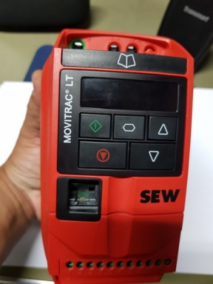 ขาย INVERTER ยี่ห้อ SEW 1 HP ใช้ไฟบ้าน 220 V มือสอง ขาย INVERTER ยี่ห้อ SEW 1 HP ใช้ไฟบ้าน 220 V มือสอง