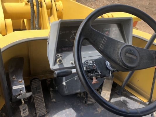 ขายรถตักล้อยาง KOMATSU WA80-3 นำเข้าเองจากญี่ปุ่น สภาพสวยพร้อมใช้งาน มีVDOการทำงานครับ