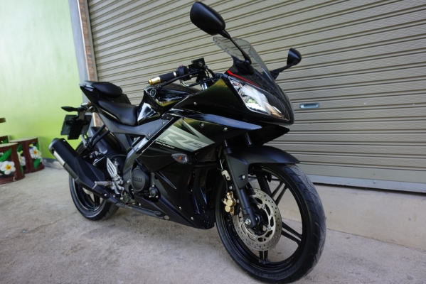 Yamaha R 15