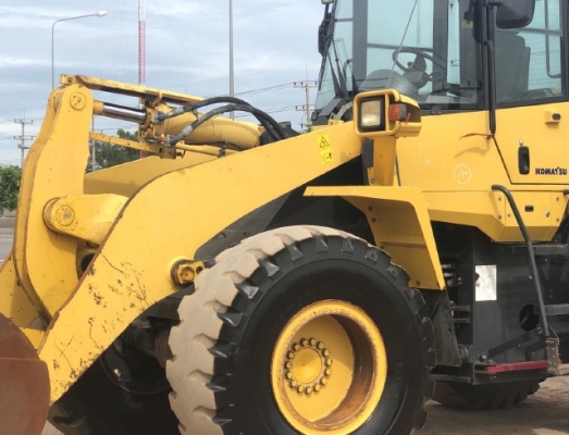 ขายรถตักล้อยาง KOMATSU WA320-6 ปี 2012 นำเข้าเองจากญี่ปุ่น สภาพสวยพร้อมใช้ มีVDOการทำงานครับ
