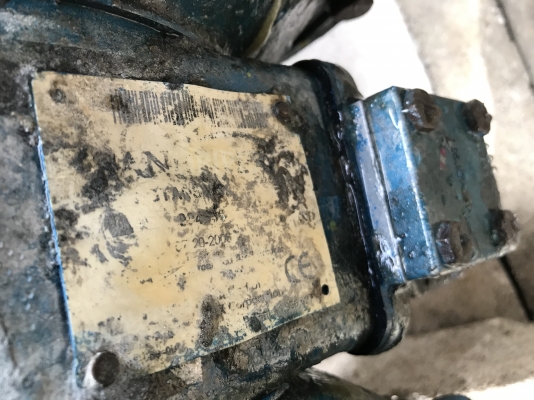 ขายปั๊มไดอะแฟรม Sandpiper Pump made in USA. ขนาดท่อ 2 นิ้ว ตัวใหญ่ โครงสร้างอลูมิเนียม สภาพสวย ดูดแรง พร้อมใช้งาน