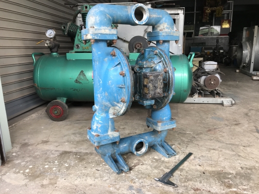 ขายปั๊มไดอะแฟรม Sandpiper Pump made in USA. ขนาดท่อ 2 นิ้ว ตัวใหญ่ โครงสร้างอลูมิเนียม สภาพสวย ดูดแรง พร้อมใช้งาน