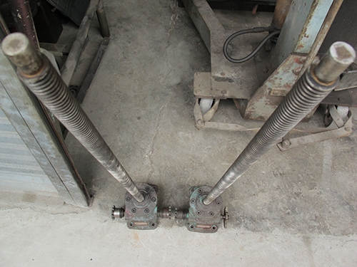 ขายสกรูแจ็ค1คุ่ ของไต้หวัน