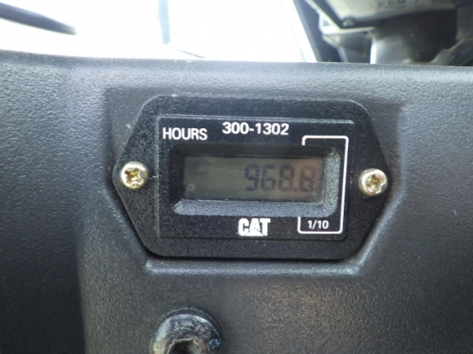 รถตักล้อยาง : CAT 901B