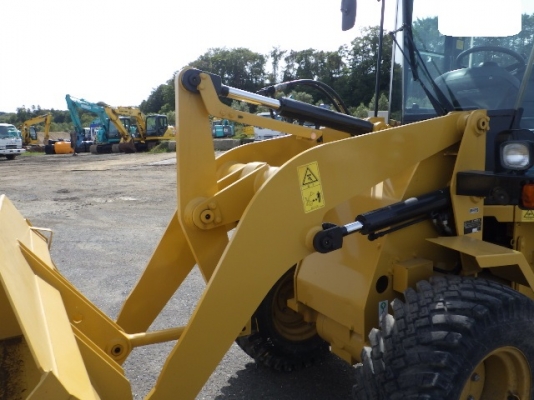 รถตักล้อยาง : CAT 901B