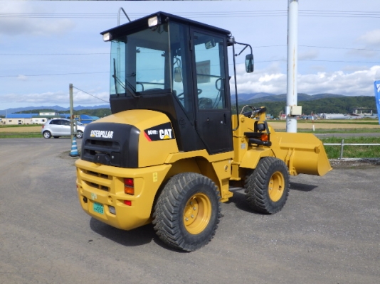 รถตักล้อยาง : CAT 901B