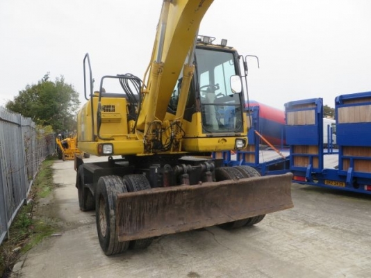 Komatsu PW160-7 รถขุดล้อยาง ยุโรป สั่งนำเข้าโทร. 080-6565422 (หนิง)