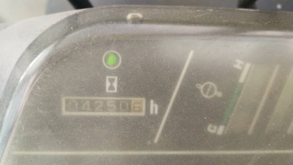 ขาย KOMATSU PC40-7 เก๋ง สวย นำเข้าจากญี่ปุ่น โทร.090-986-2521 อ๊อบ