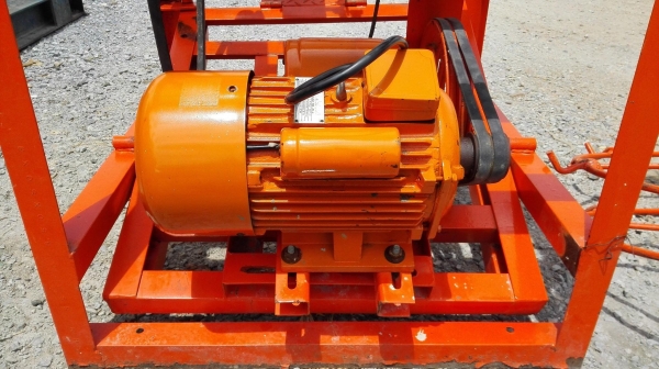 ลิฟท์ขึ้นปูนก่อสร้าง MARTON รุ่นใหญ่ CLIFT 2 มอเตอร์ 3 HP 2 สายไฟบ้าน 220V มาพร้อมอุปกรณ์ สภาพใหม่ใช
