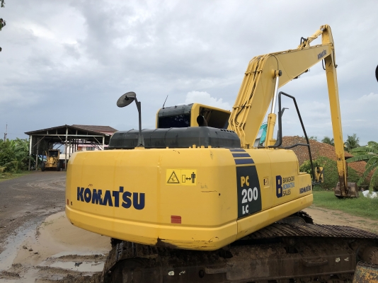 ขายรถแบคโฮมือสอง KOMATSU PC200-8LC ใช้งานเพียง 7 พันชั่วโมง สภาพนางฟ้า สวย แน่น เต็มทำงานสมบูรณ์ทุกระบบ รถพร้อมใช้งาน เอกสารเล่มทะเบียน รถอยู่ ลพบุรี สนใจติดต่อได้ที่0802719535 คุณเบียร์