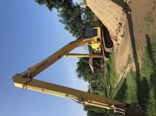 ขายรถแบคโฮมือสอง KOMATSU PC200-8LC ใช้งานเพียง 7 พันชั่วโมง สภาพนางฟ้า สวย แน่น เต็มทำงานสมบูรณ์ทุกระบบ รถพร้อมใช้งาน เอกสารเล่มทะเบียน รถอยู่ ลพบุรี สนใจติดต่อได้ที่0802719535 คุณเบียร์