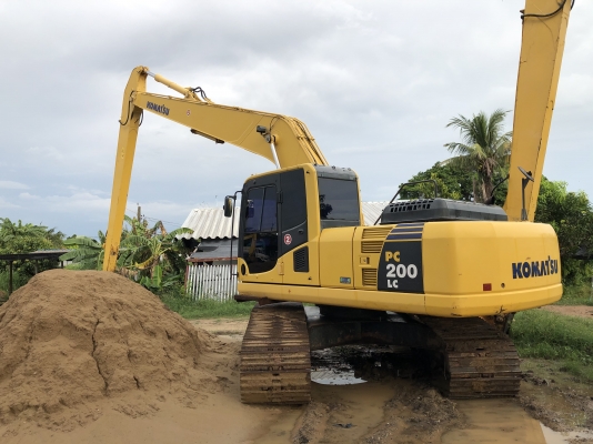 ขายรถแบคโฮมือสอง KOMATSU PC200-8LC ใช้งานเพียง 7 พันชั่วโมง สภาพนางฟ้า สวย แน่น เต็มทำงานสมบูรณ์ทุกระบบ รถพร้อมใช้งาน เอกสารเล่มทะเบียน รถอยู่ ลพบุรี สนใจติดต่อได้ที่0802719535 คุณเบียร์