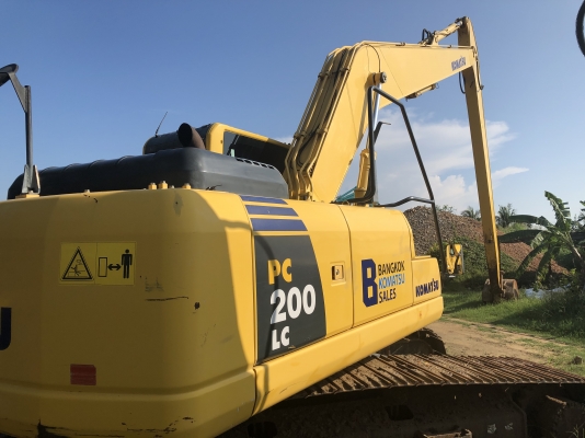 ขายรถแบคโฮมือสอง KOMATSU PC200-8LC ใช้งานเพียง 7 พันชั่วโมง สภาพนางฟ้า สวย แน่น เต็มทำงานสมบูรณ์ทุกระบบ รถพร้อมใช้งาน เอกสารเล่มทะเบียน รถอยู่ ลพบุรี สนใจติดต่อได้ที่0802719535 คุณเบียร์