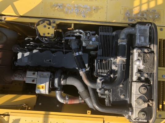 ขายรถแบคโฮมือสอง KOMATSU PC200-8LC ใช้งานเพียง 7 พันชั่วโมง สภาพนางฟ้า สวย แน่น เต็มทำงานสมบูรณ์ทุกระบบ รถพร้อมใช้งาน เอกสารเล่มทะเบียน รถอยู่ ลพบุรี สนใจติดต่อได้ที่0802719535 คุณเบียร์