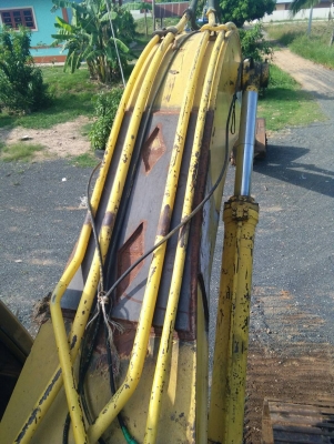 มี VDO ให้ชม.KOBELCO SK200-/// เอกสารอินวอย เก๋งเทา ซีเรียลสูง ราคา 295000