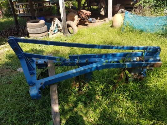 รถไถ FROD 6600  เครื่อง T6 เพลาเดียว พร้อมใช้งาน เครื่องดี ท้ายแน่น อุปกรณ์ 3 รายการ ดันหน้า ผานหก ผาน สาม เอกสารสัญญาซื้อขาย สนใจสอบถาม  093 0764943  K ตั้ม  ราคา 205000