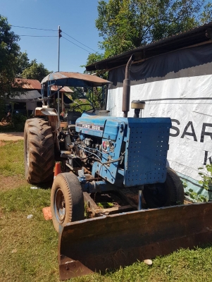 รถไถ FROD 6600  เครื่อง T6 เพลาเดียว พร้อมใช้งาน เครื่องดี ท้ายแน่น อุปกรณ์ 3 รายการ ดันหน้า ผานหก ผาน สาม เอกสารสัญญาซื้อขาย สนใจสอบถาม  093 0764943  K ตั้ม  ราคา 205000