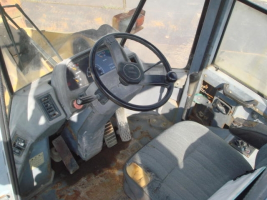 ขายรถตัก ยี่ห้อ TCM รุ่น E840 ขายรถตัก ยี่ห้อ TCM รุ่น E840