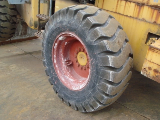 ขายรถตัก ยี่ห้อ TCM รุ่น E840 ขายรถตัก ยี่ห้อ TCM รุ่น E840