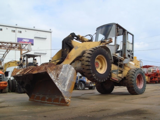 ขายรถตัก ยี่ห้อ TCM รุ่น E840 ขายรถตัก ยี่ห้อ TCM รุ่น E840