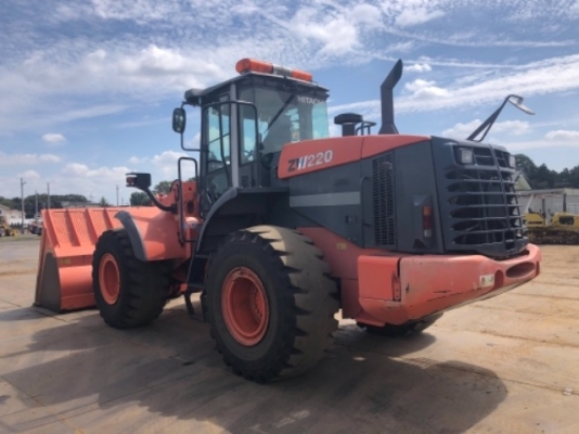 ขายรถตัก ยี่ห้อ TCM รุ่น ZW220