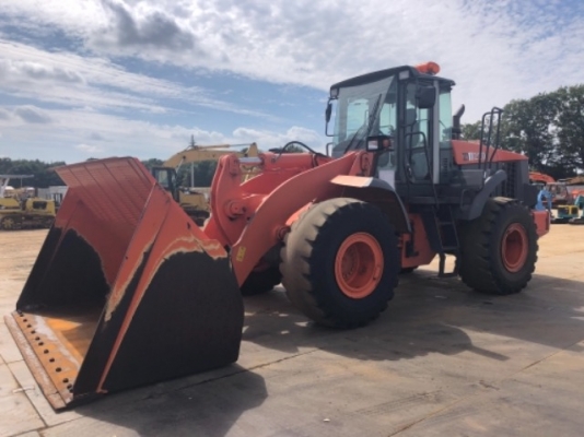 ขายรถตัก ยี่ห้อ TCM รุ่น ZW220