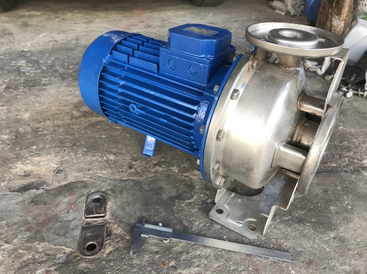 ขายปั๊มน้ำหอยโข่งหัวปั๊มสแตนเลส Ebara 10HP. 380V made in Italy ขนาดเข้า 2.5นิ้ว ออก 2นิ้ว ส่งไกล ได้น้ำเยอะ สภาพสวยเดิมๆ(ทำสีใหม่) หมุนนิ่ม พร้อมใช้งาน