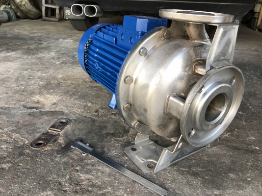 ขายปั๊มน้ำหอยโข่งหัวปั๊มสแตนเลส Ebara 10HP. 380V made in Italy ขนาดเข้า 2.5นิ้ว ออก 2นิ้ว ส่งไกล ได้น้ำเยอะ สภาพสวยเดิมๆ(ทำสีใหม่) หมุนนิ่ม พร้อมใช้งาน