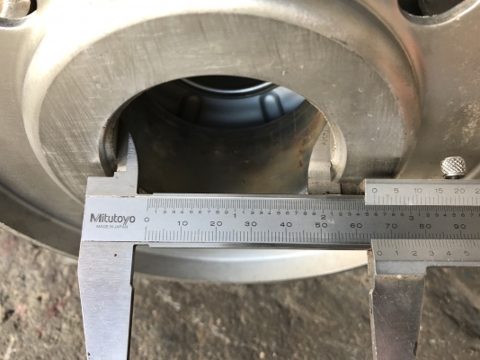 ขายปั๊มน้ำหอยโข่งหัวปั๊มสแตนเลส Ebara 10HP. 380V made in Italy ขนาดเข้า 2.5นิ้ว ออก 2นิ้ว ส่งไกล ได้น้ำเยอะ สภาพสวยเดิมๆ(ทำสีใหม่) หมุนนิ่ม พร้อมใช้งาน