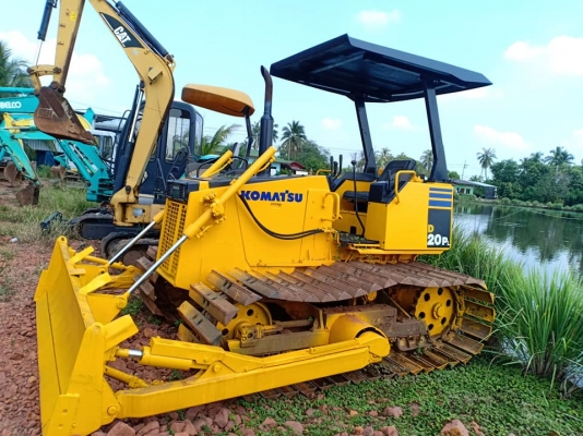 ขายจ้า..KOMATSU D2OPL-7. เก่านอกแท้  เดิมๆๆ  เครื่องปั๊มแห้ง  สวย  พร้อมใช้  โทร  089-3818694  จ๊อย
