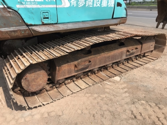 ขายรถขุด KOBELCO SK200 MARK 5 SUPER ลายหัวกระแทก นำเข้าเองจากญี่ปุ่น สภาพสวยพร้อมใช้ มีVDOการทำงานครับ