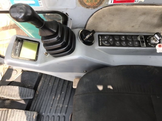 ขายรถขุด KOBELCO SK200 MARK 5 SUPER ลายหัวกระแทก นำเข้าเองจากญี่ปุ่น สภาพสวยพร้อมใช้ มีVDOการทำงานครับ