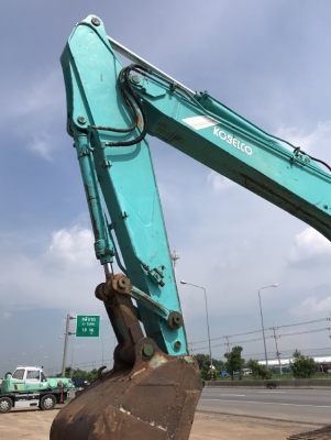 ขายรถขุด KOBELCO SK200 MARK 5 SUPER ลายหัวกระแทก นำเข้าเองจากญี่ปุ่น สภาพสวยพร้อมใช้ มีVDOการทำงานครับ