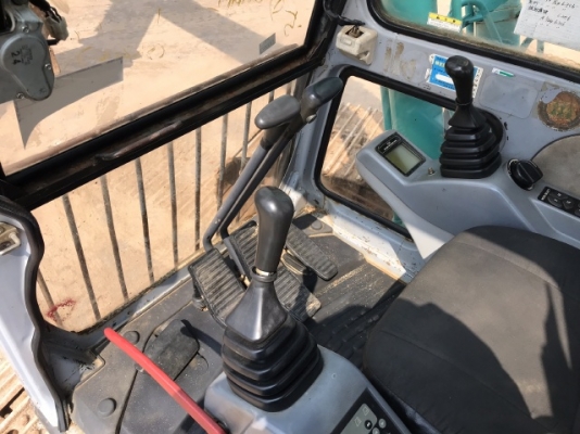 ขายรถขุด KOBELCO SK200 MARK 5 SUPER ลายหัวกระแทก นำเข้าเองจากญี่ปุ่น สภาพสวยพร้อมใช้ มีVDOการทำงานครับ