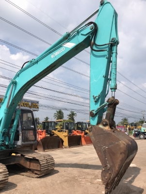 ขายรถขุด KOBELCO SK200 MARK 5 SUPER ลายหัวกระแทก นำเข้าเองจากญี่ปุ่น สภาพสวยพร้อมใช้ มีVDOการทำงานครับ