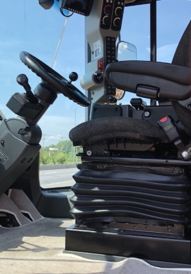 ขายรถตักล้อยาง CAT 962K ปี 2015 นำเข้าเองจากญี่ปุ่น สภาพสวยพร้อมใช้งาน มีVDOการทำงานครับ