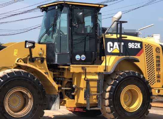 ขายรถตักล้อยาง CAT 962K ปี 2015 นำเข้าเองจากญี่ปุ่น สภาพสวยพร้อมใช้งาน มีVDOการทำงานครับ ขายรถตักล้อยาง CAT 962K ปี 2015 นำเข้าเองจากญี่ปุ่น สภาพสวยพร้อมใช้งาน มีVDOการทำงานครับ