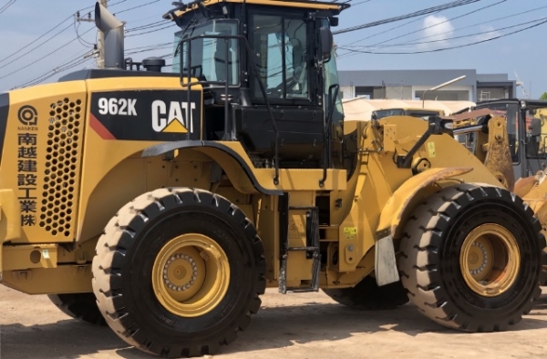 ขายรถตักล้อยาง CAT 962K ปี 2015 นำเข้าเองจากญี่ปุ่น สภาพสวยพร้อมใช้งาน มีVDOการทำงานครับ ขายรถตักล้อยาง CAT 962K ปี 2015 นำเข้าเองจากญี่ปุ่น สภาพสวยพร้อมใช้งาน มีVDOการทำงานครับ