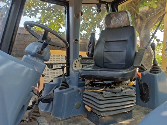 รถตักหน้าขุดหลัง ใช้น้อยสภาพดี แอร์เย็น รถ 7 ปี รถตักหน้าขุดหลัง ใช้น้อยสภาพดี แอร์เย็น รถ 7 ปี