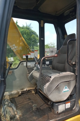 ขายรถแบ็คโฮ KOMATSU PC60-7