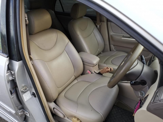 Toyota altis 1.6 mt ชุดแต่งรอบคัน​ สุดหล่อราคา 128,000 บาท ดาวน์ 3,000 บาท​ ผ่อนเดือนละ​ 2,xxx​ บาท 