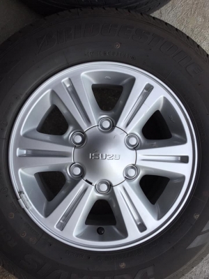 ขายล้ออีซูซุ+บริสโตน.215/70/15ปี19 ถอดป้ายแดง โทร0879050181.ส่งได้ครับ ขายล้ออีซูซุ+บริสโตน.215/70/15ปี19 ถอดป้ายแดง โทร0879050181.ส่งได้ครับ